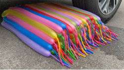 رد شدن ماشین از روی اسباب بازی...