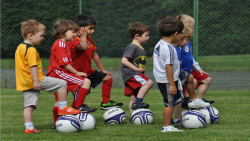 آموزش فوتبال به کودکان | آموزش فوتبال | تکنیک فوتبال ( سرعت و چابکی )