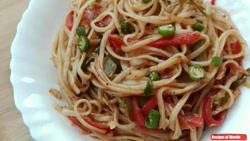 طرز تهیه ماکارونی سبزیجات در خ...