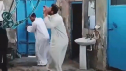 با رقص برو سمت دستشویی || کلیپ...