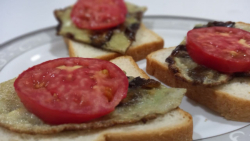 طرز تهیه نان تست خرمایی _آسان...