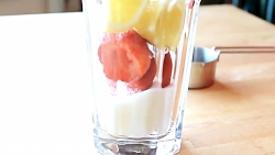 نوشیدنی توت فرنگی و لیمو