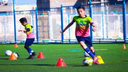 آموزش فوتبال به کودکان |آموزش دریبل فوتبال|فوتبال( پنالتی و اوت دستی )