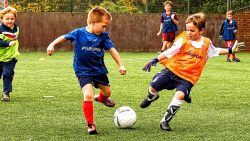 آموزش فوتبال به کودکان|آموزش تکنیک فوتبال|فوتبال کودکان (پاسکاری در کودکان)