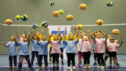 آموزش والیبال|ورزش والیبال|والیبال به کودکان|ورزش(آموزش انواع سرویس )