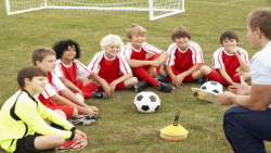 آموزش فوتبال به کودکان|آموزش تکنیک فوتبال( تمریناتی برای تسلط بهتر روی توپ )