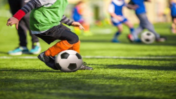 آموزش فوتبال به کودکان|آموزش تکنیک فوتبال|آموزش فوتبال( دریبل و پاس دادن )