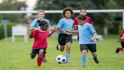 آموزش فوتبال به کودکان|آموزش تکنیک فوتبال|آموزش فوتبال(پاسکاری به کودکان)