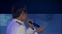 اجرای سه آهنگ ورژن ژاپنی بی تی...