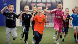 آموزش فوتبال به کودکان|آموزش تکنیک فوتبال|فوتبال(افزایش سرعت عبور از موانع)
