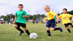 آموزش فوتبال به کودکان|آموزش فوتبال|فوتبال کودکان( زدن شوت کات دار )