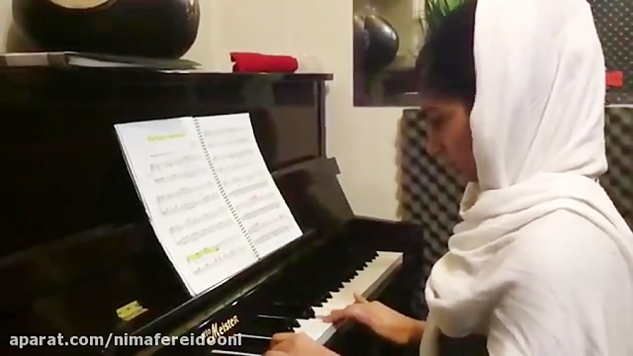 نگار قهرمانی تمرین پیانو هنرجوی متوسطه هامان بریمانی کوچک شبانه