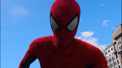 مرد عنکبوتی در مقابل هالک