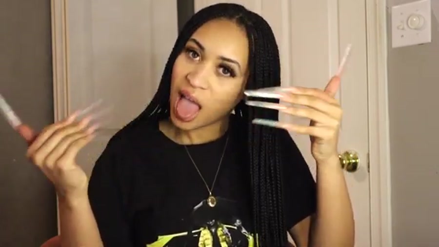 ای اس ام آر چالش ۲۴ ساعت با ناخن بلند