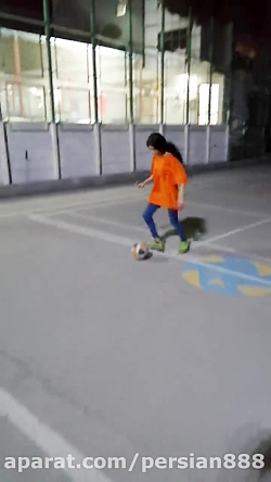هنرنمایی شارونا خورشیدی پدیده فوتبال و فوتسال بانوان
