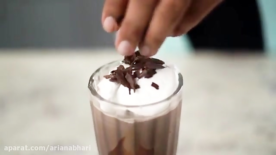 طرز تهیه میلک شیک تابستانی در خانه