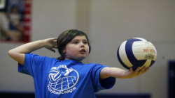 آموزش والیبال|ورزش والیبال|آموزش والیبال به کودکان(تمرین با هدف دریافت سرویس)