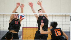 آموزش والیبال به کودکان|آموزش والیبال|ورزش والیبال( مراحل اجرای پاس ساعد )