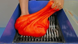 انداختن اسلایم رنگی در دستگاه...