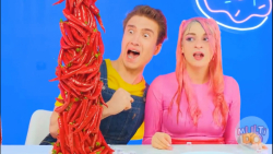 چالش تفریحی و خنده دار خوراکی...