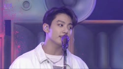 بی تی اس اجرای اهنگ Stay در کن...