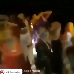 کدوم دیوانه ایی پشت فرمون نشسته بود.