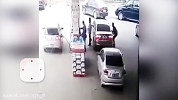 سرقت حرفه ای از خودروها در پمپ بنزین!