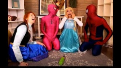 نمایش السا انا اسپایدر جوکر ما...