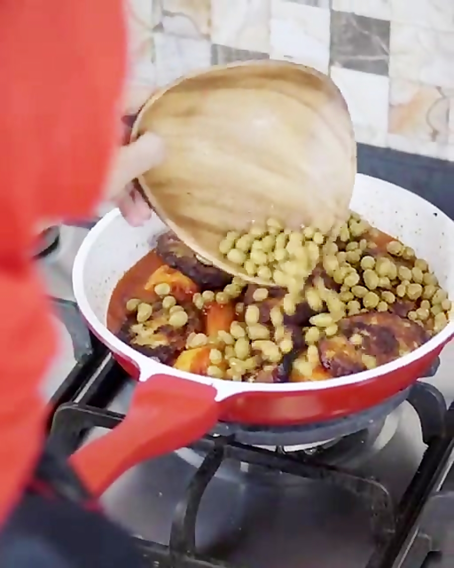 آموزش کتلت مرغ با ادویه و رب سوئیتی