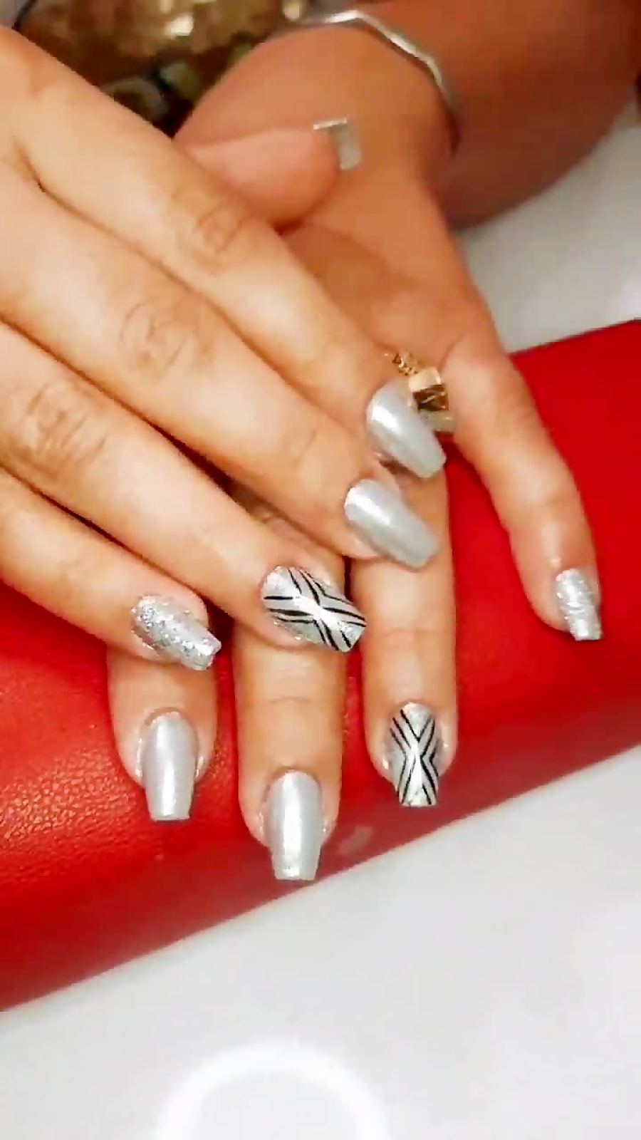 انجام کلیه خدمات کاشت ناخن