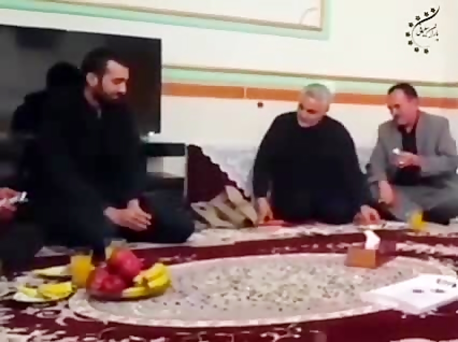 فیلم کمتر دیده شده از دیدار سردار سلیمانی با خانواده شهدای مدافع حرم فیلم کمتر دیده شده از دیدار سردار سلیمانی با خانواده شهدای مدافع حرم