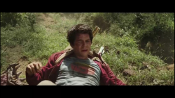 دانلود فیلم عشق و هیولا ها با...