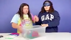 ماجراهای مری و ایزی چشم بسته