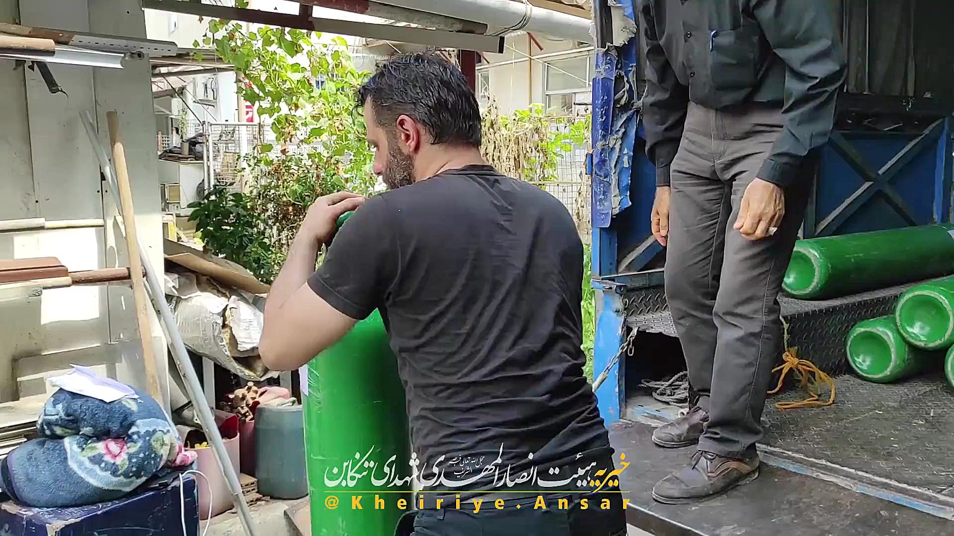 اهدا اکسیژن ساز، کپسول اکسیژن و مانومتر به بیمارستان تنکابن بلاگر