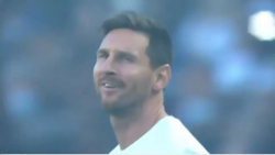 لحظه ورود مسی به ورزشگاه پارک...