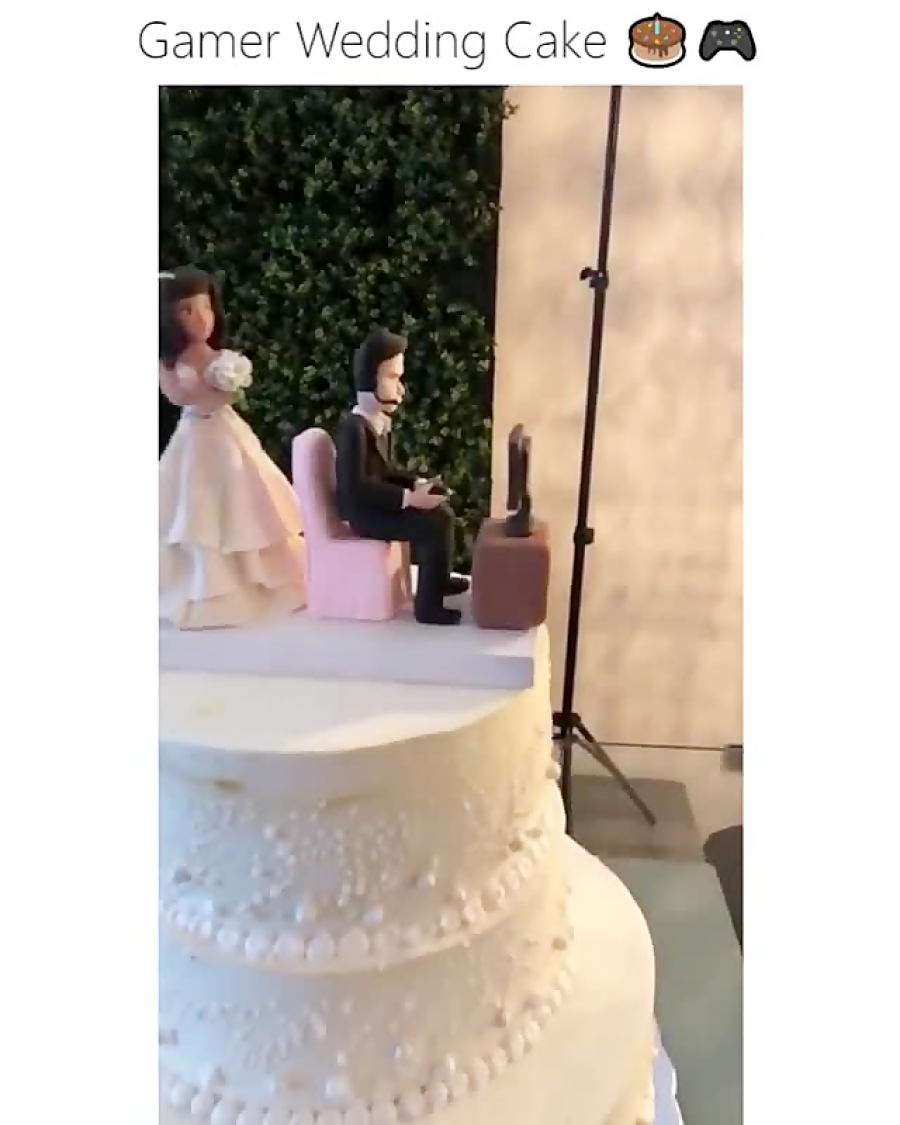 کیک عروسی یه وارزون پلیر