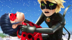 دختر کفشدوزکی و گربه سیاه دوبل...