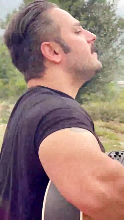 گوگوش یا گیتار