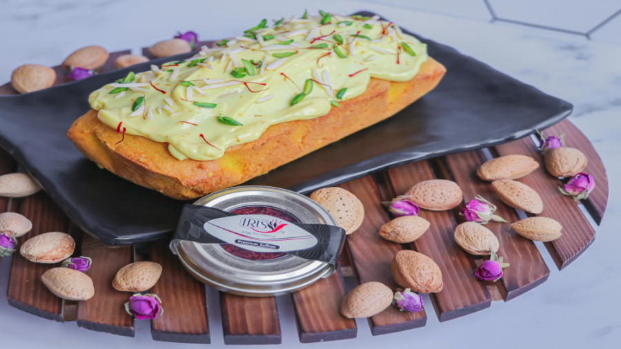 "طرز تهیه کیک زعفران و بادام"  با زعفران ناب و خوش عطر و طعم آیریس