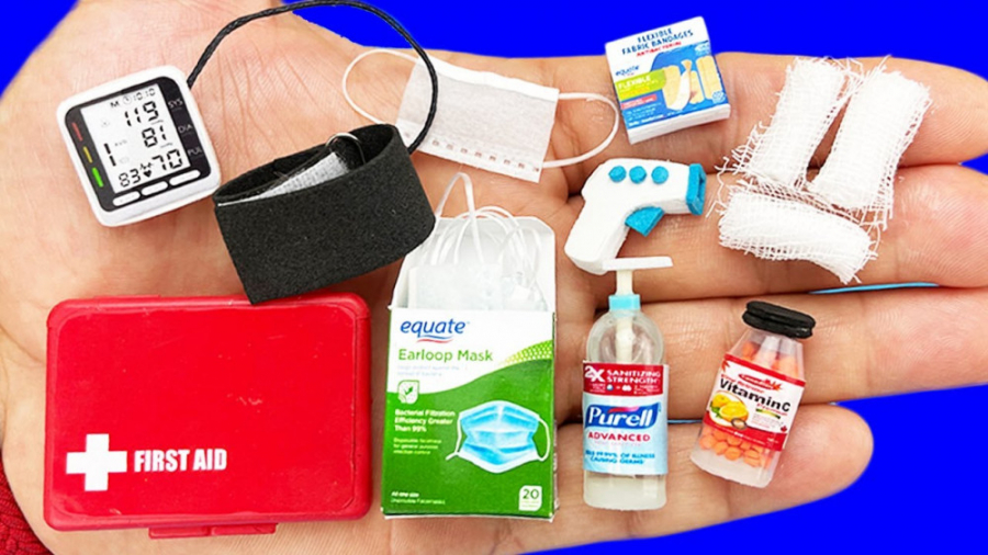 آموزش وسایل پزشکی و پرستاری برای باربی رفع غبغب