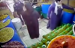 دزدی کردن این خانم در فروشگاهی...