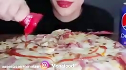 خوردن پیتزا پنیری پر پنیر اسمر...