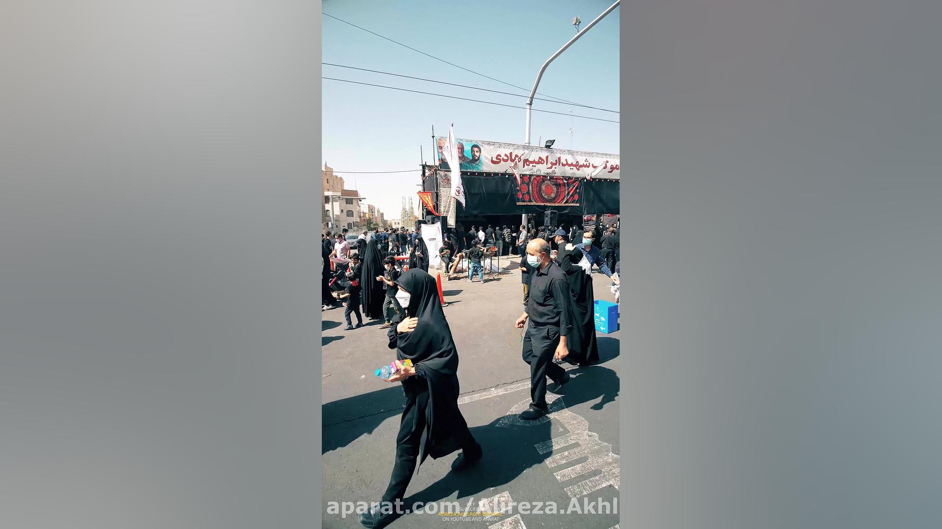 پوستر بزرگ