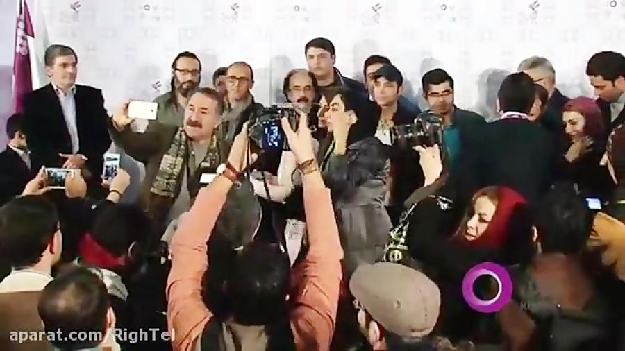 عکاسی و سلفی از بازیگران فیلم رسوایی 2 روی جشنواره ف زمان68ثانیه