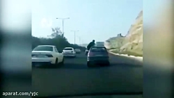حرکت عجیب و باورنکردنی راننده...