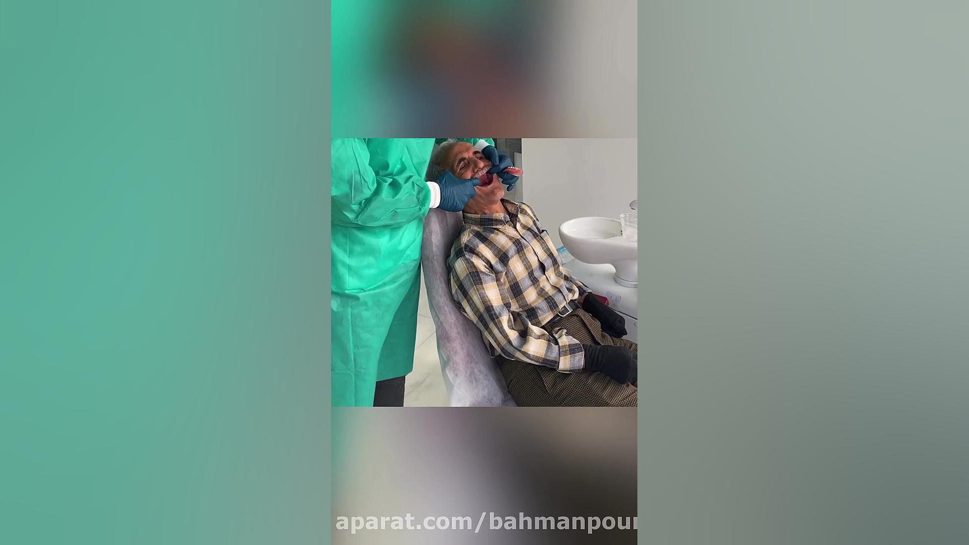 بهترین دندان مصنوعی متکی بر ایمپلنت (02122220000) میکروالکترود آرایه‌ای