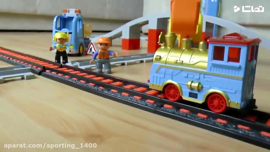 ماشین بازی کودکانه ماشین بازی با سنیا کوچولو : چهار راه وسط ریل قطار