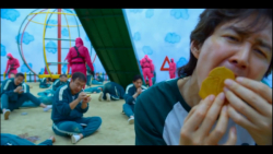 سکانسی از قسمت سوم سریال بازی...