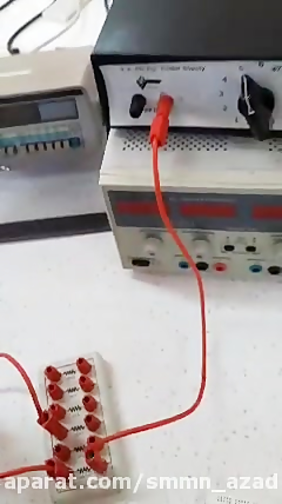 مظر R ازمایش مدار R-R با ولتاژ متناوب
