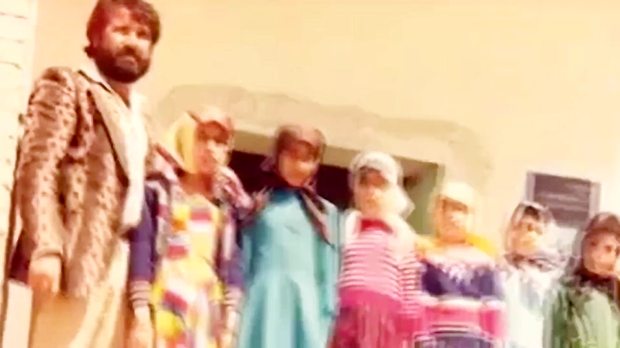 مروری زیبا بر زندگینامه فرهنگی شهید حسن کریمی راد مروری زیبا بر زندگینامه فرهنگی شهید حسن کریمی راد